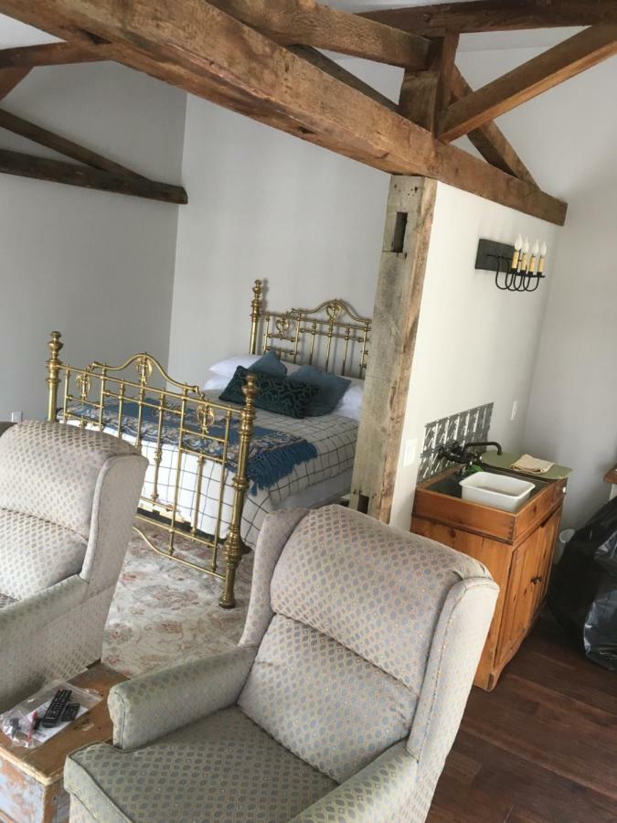 The Carriage House Flat - Downtown Paris Canada 외부 사진