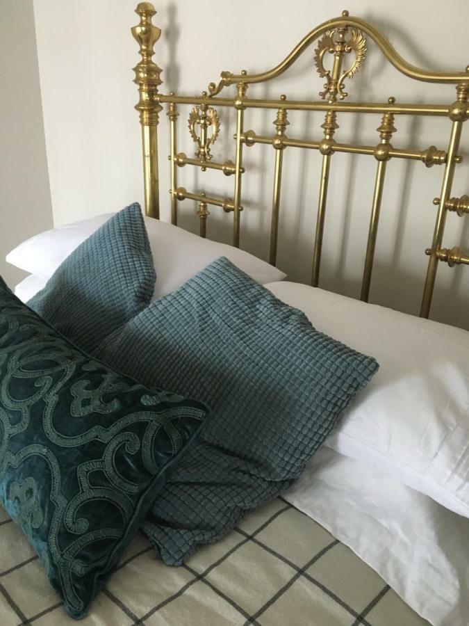 The Carriage House Flat - Downtown Paris Canada 외부 사진